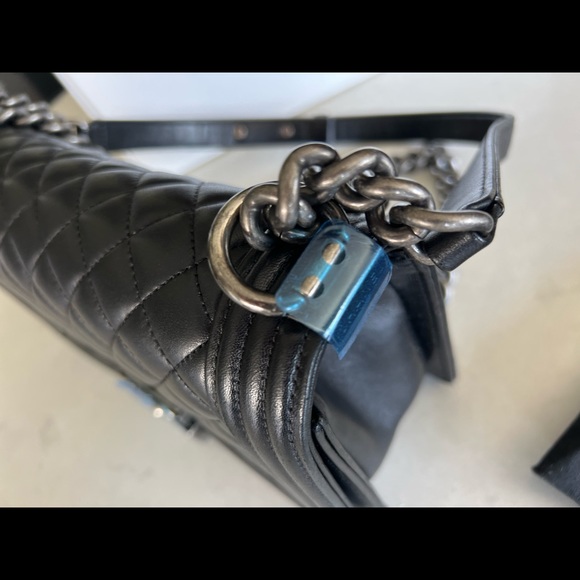 Authentic CHANEL Medium Flap Boy Bag - PRISTINE CONDITION. - Picture 3 of 15